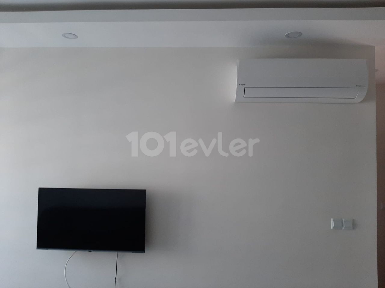 Kyrenia Central 2+ 1 Apartment for Rent ** 