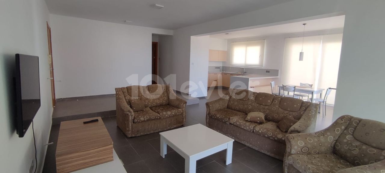 Kyrenia Alsancak 3 + 1 Apartment For Sale ** 