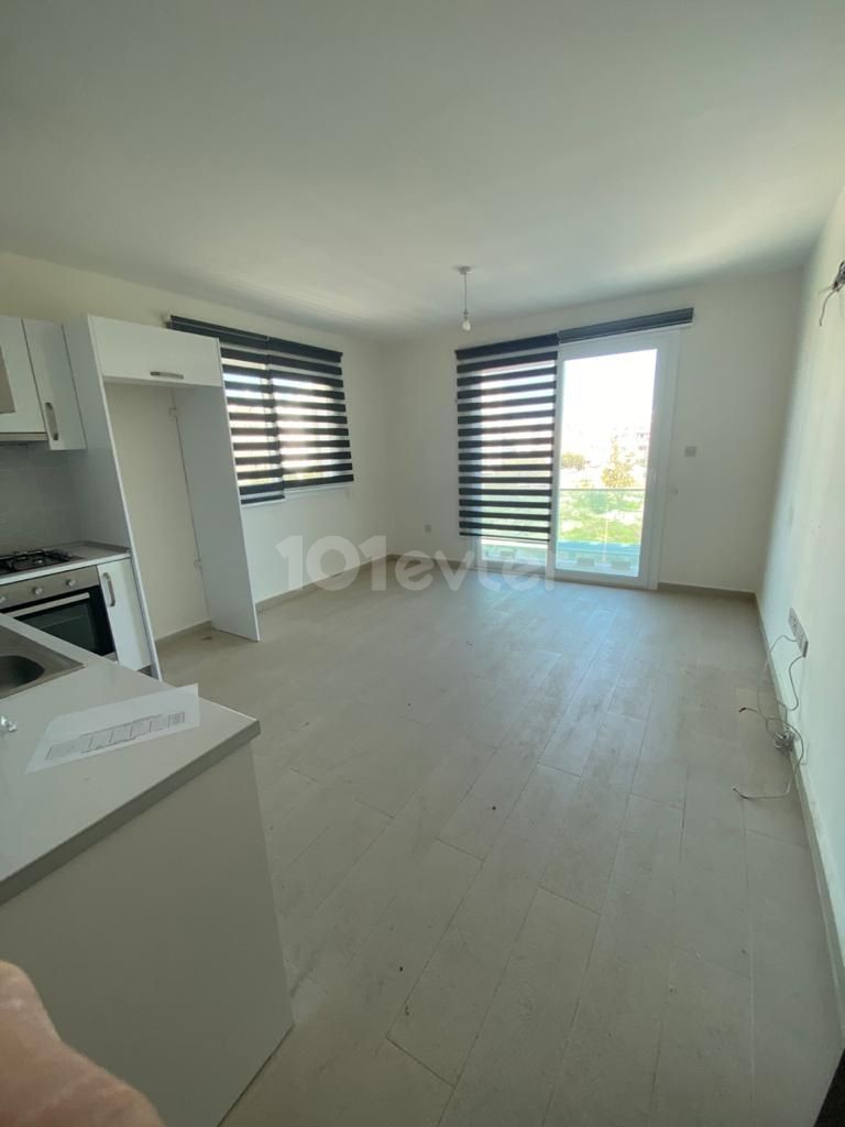 Kyrenia Zentrum 1+1 Wohnung Zu Verkaufen ** 