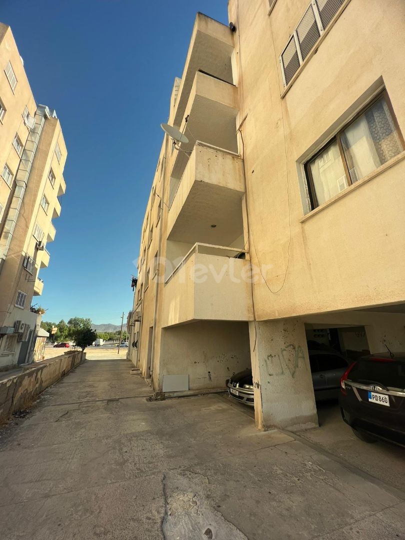 Nicosia Göçmenköy 3 + 1 Apartment for Sale ** 