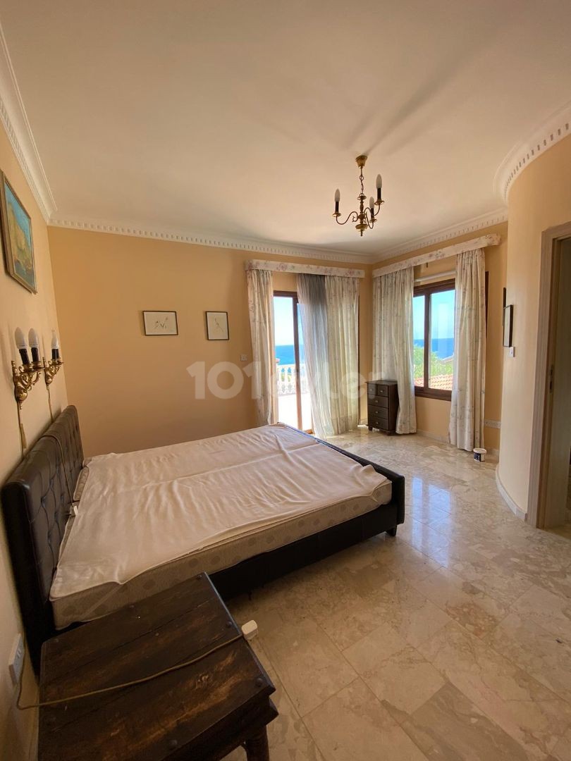 Kyrenia Esentepe 3 + 1 Villa Zu Verkaufen ** 