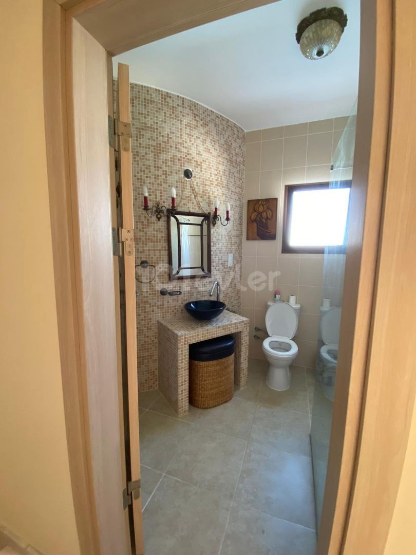 Kyrenia Esentepe 3 + 1 Villa Zu Verkaufen ** 