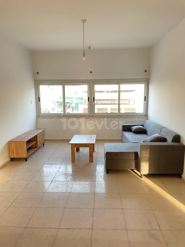 Nicosia Küçük Kaymakli 1 + 1 Apartment for Rent ** 