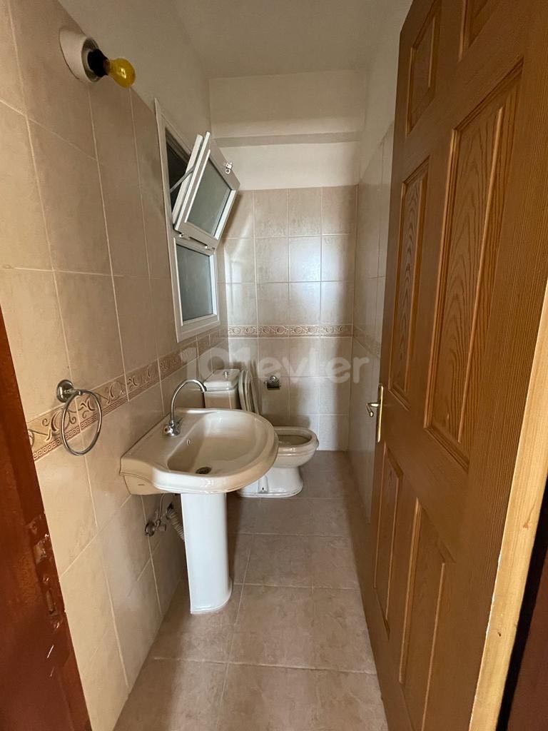 Penthouse To Rent in Göçmenköy, Nicosia