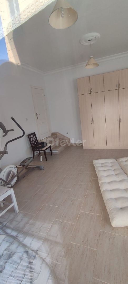 Girne Alsancak Bölgesinde 4+1 Satılık Villa