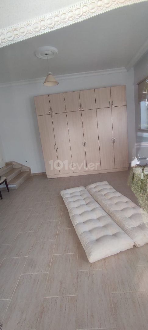 Girne Alsancak Bölgesinde 4+1 Satılık Villa