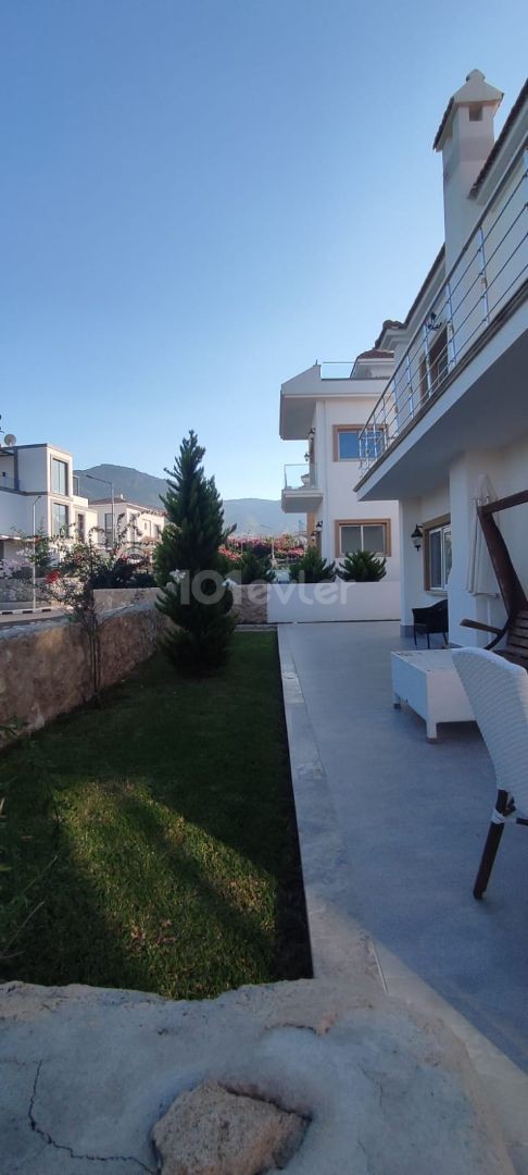 Girne Alsancak Bölgesinde 4+1 Satılık Villa