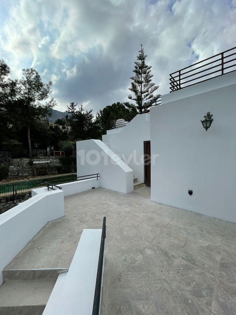 Detached House For Sale in Zeytinlik, Kyrenia