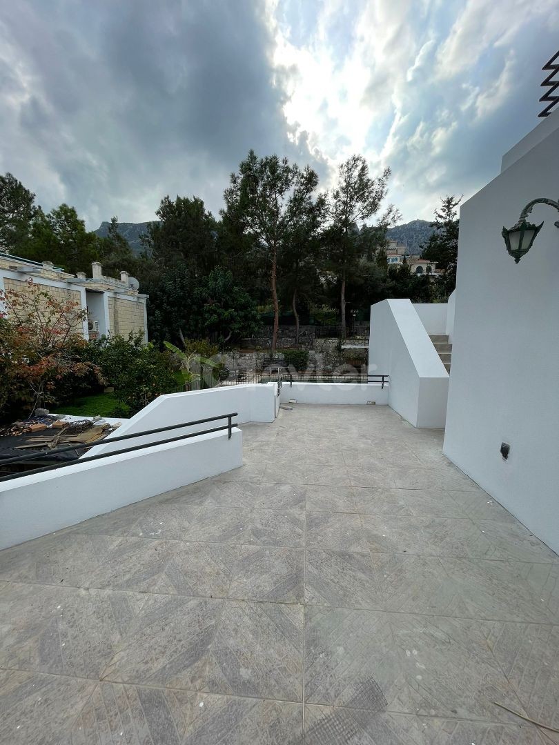 Detached House For Sale in Zeytinlik, Kyrenia