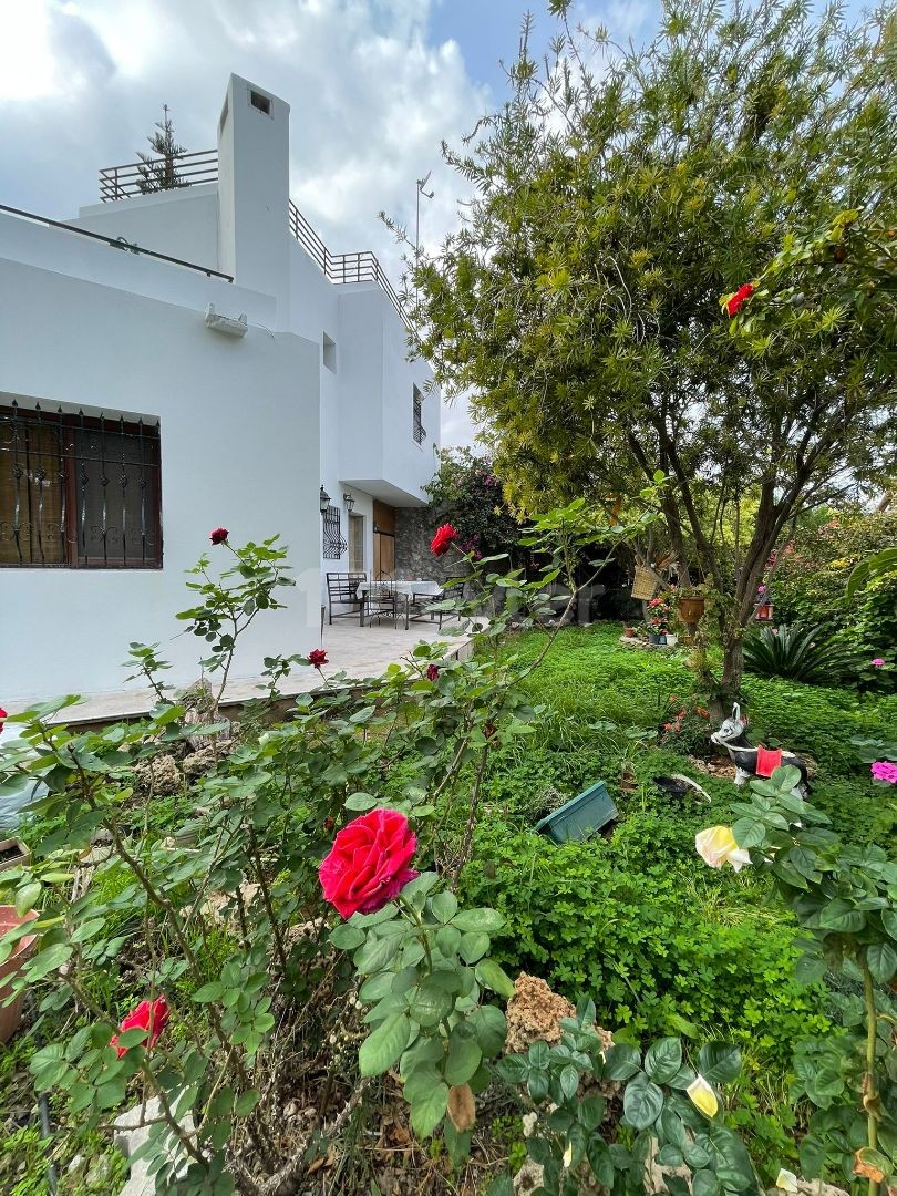 Detached House For Sale in Zeytinlik, Kyrenia