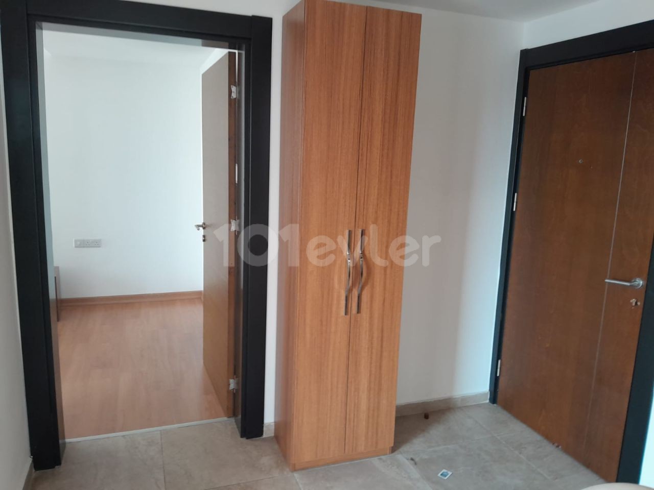 Kyrenia Center 2+1 Flat For Rent