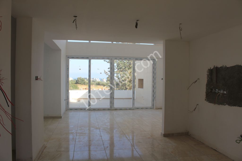 Girne/ Doğanköyde  2+1 penthouse deniz ve dağ manzaralı