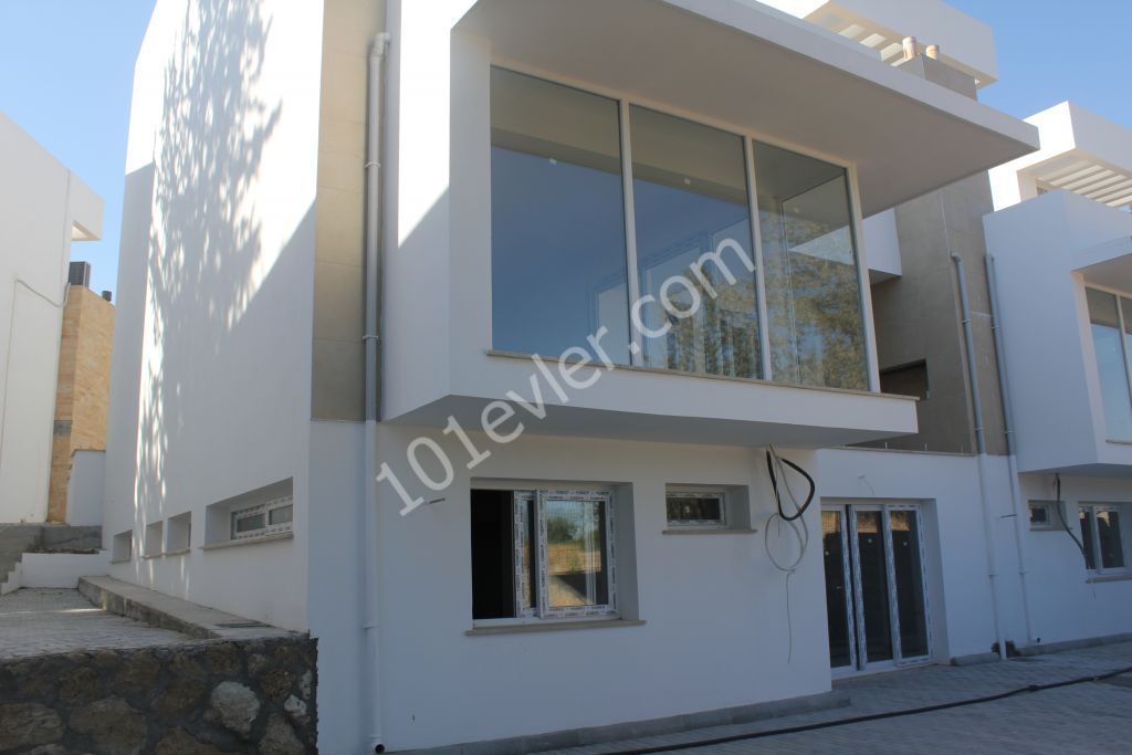 Girne/ Doğanköyde  2+1 penthouse deniz ve dağ manzaralı