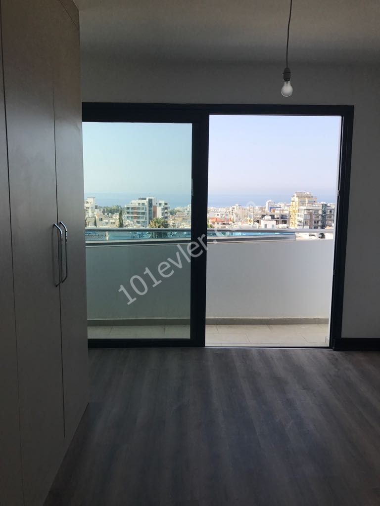 Girne /merkezde 3+1 penthouse 