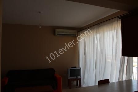 Girne - Arapköyde deniz manzaralı sitede 1+1 daire 