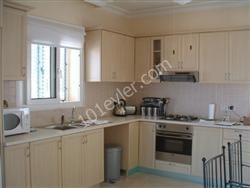 Girne/Yeşiltepe 3+1 havuzlu villa