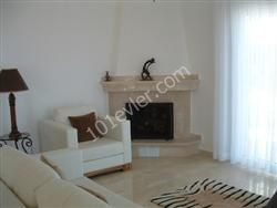 Girne/Yeşiltepe 3+1 havuzlu villa