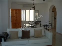 Girne/Yeşiltepe 3+1 havuzlu villa