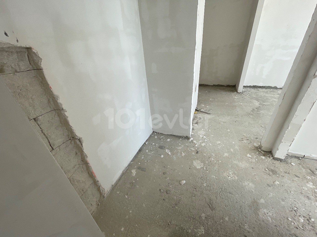 Commercial Permit 2+1 Apartments for Sale in Kucuk Kaymakli