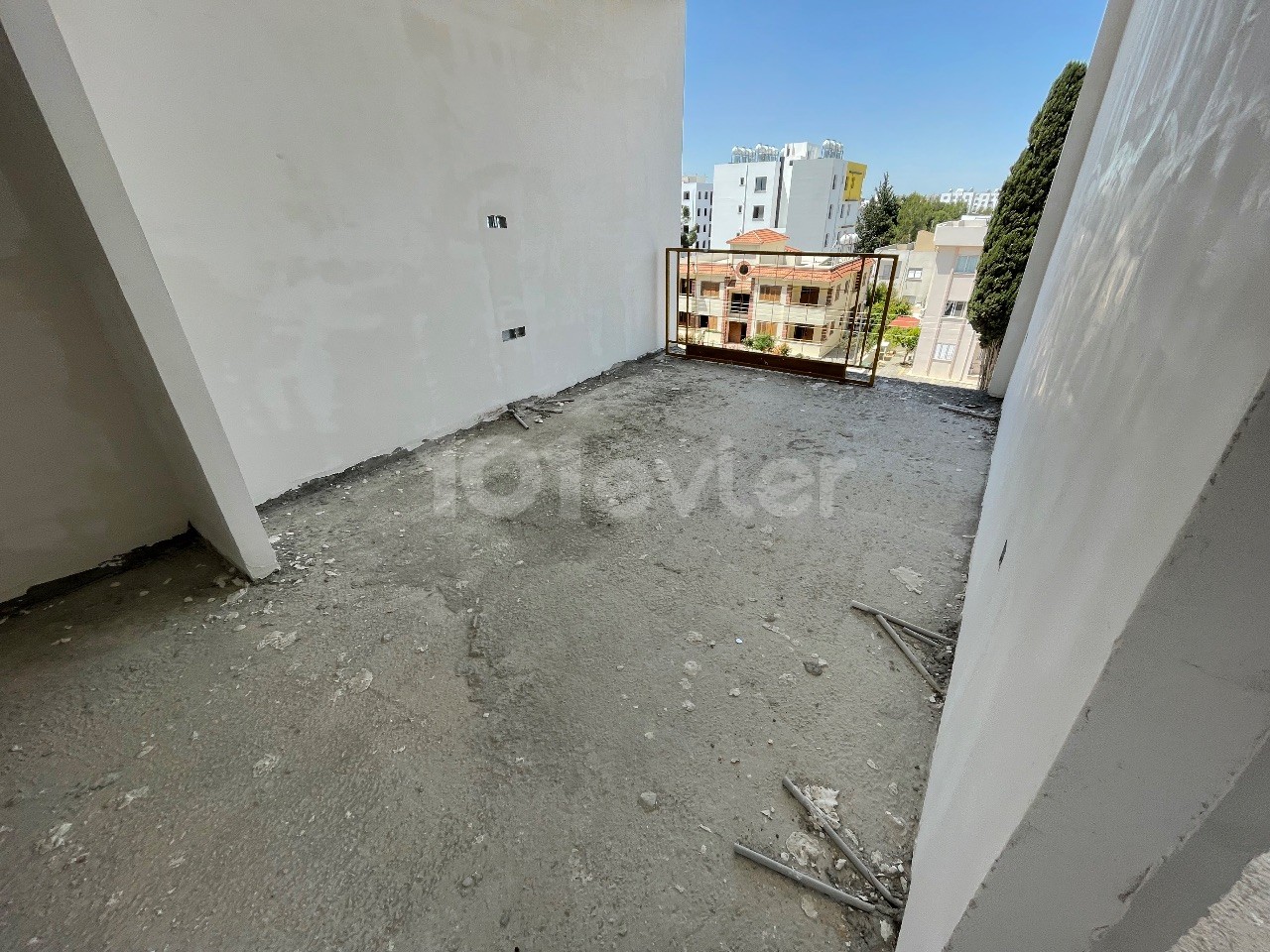 Commercial Permit 2+1 Apartments for Sale in Kucuk Kaymakli