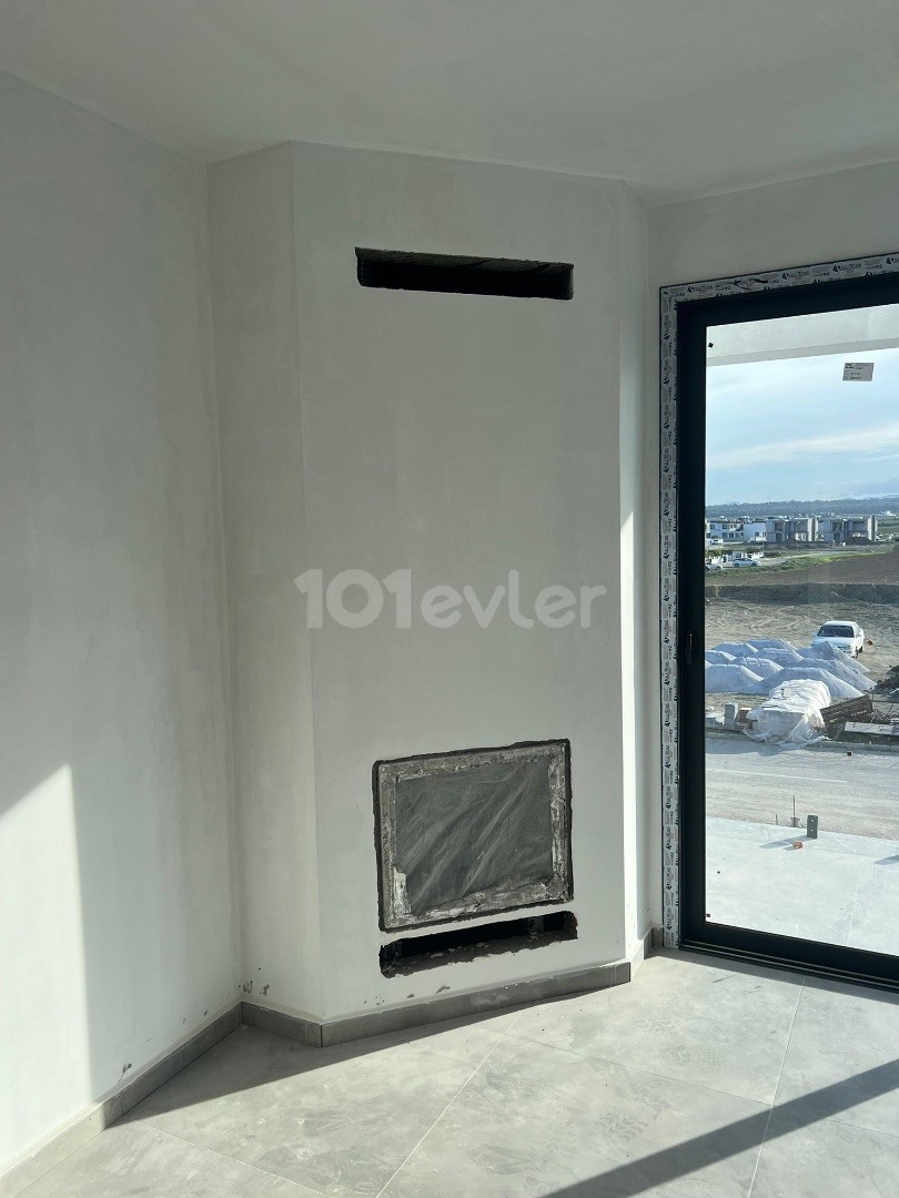 SATILIK. 4 HANELI APARTMANDA 195m2 TERASLI DAİRE.YENİKENT