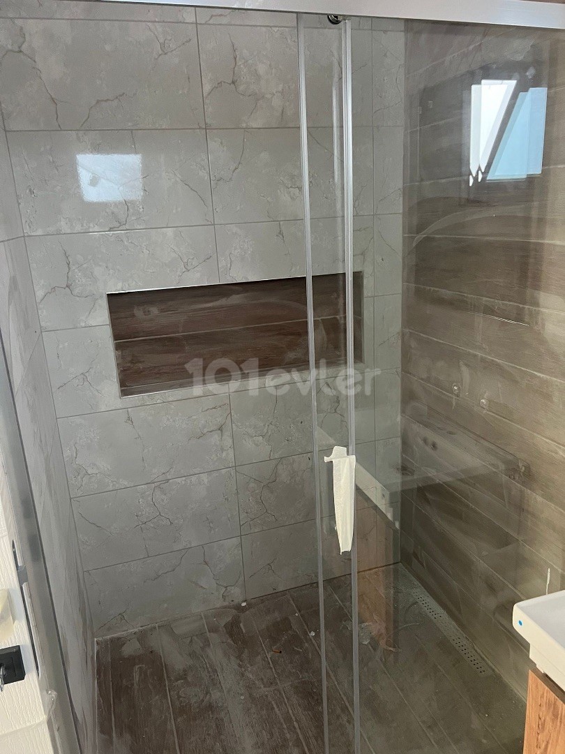 SATILIK. 4 HANELI APARTMANDA 195m2 TERASLI DAİRE.YENİKENT