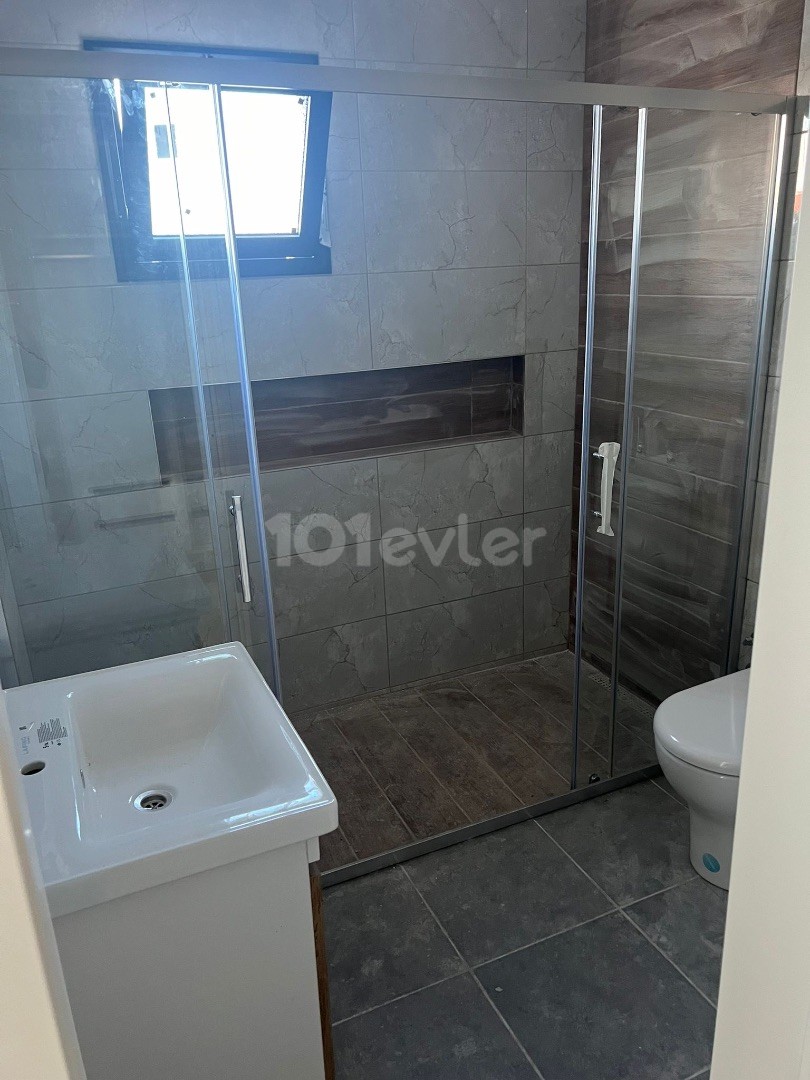 SATILIK. 4 HANELI APARTMANDA 195m2 TERASLI DAİRE.YENİKENT