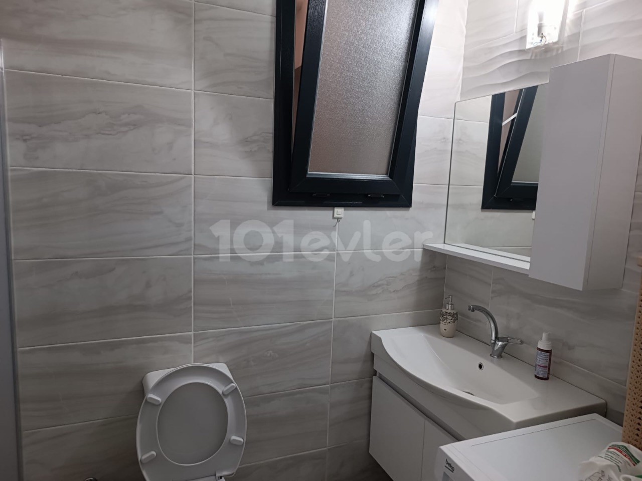 SATILIK. 95m2 DAİRE/ AİLE APARTMANI/ TÜRK MALI