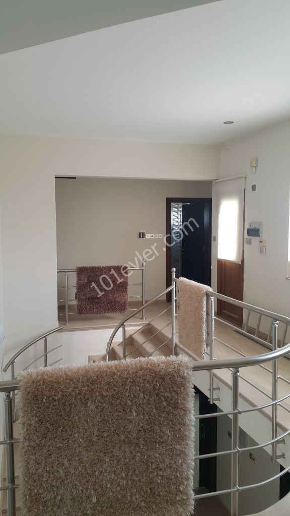 Detached House For Sale in Küçük Kaymaklı, Nicosia