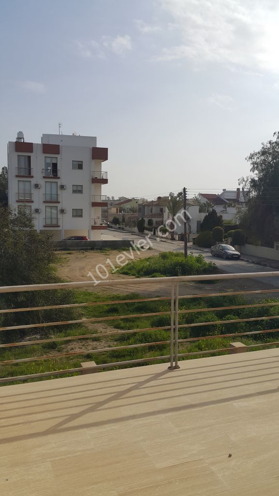 Detached House For Sale in Küçük Kaymaklı, Nicosia