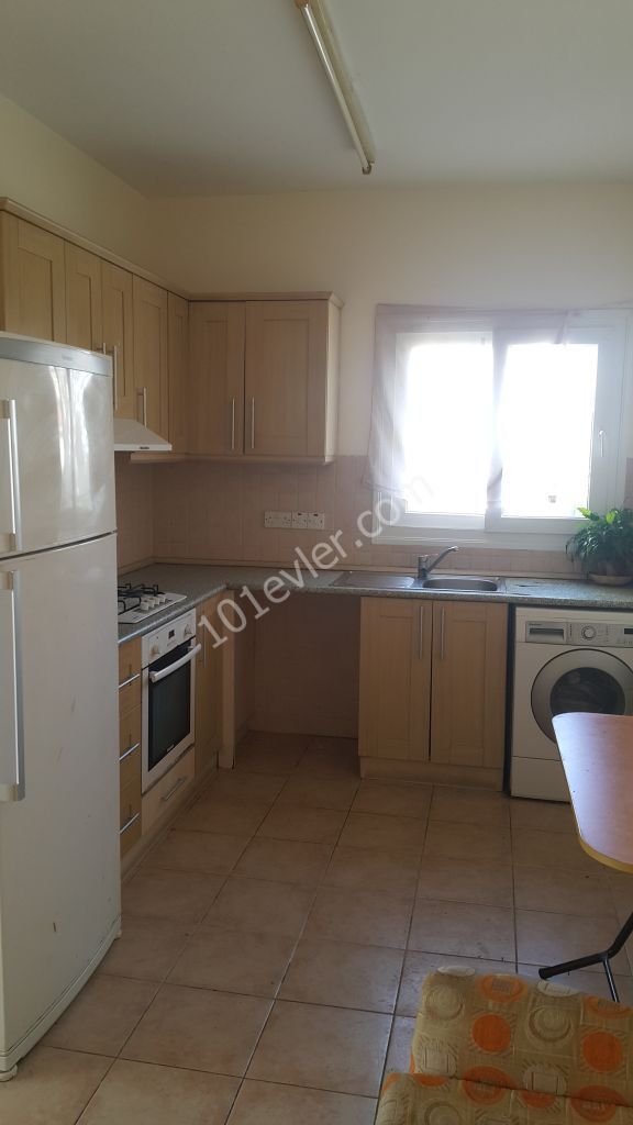 Girne edremitde kiralık 1+1 daire.