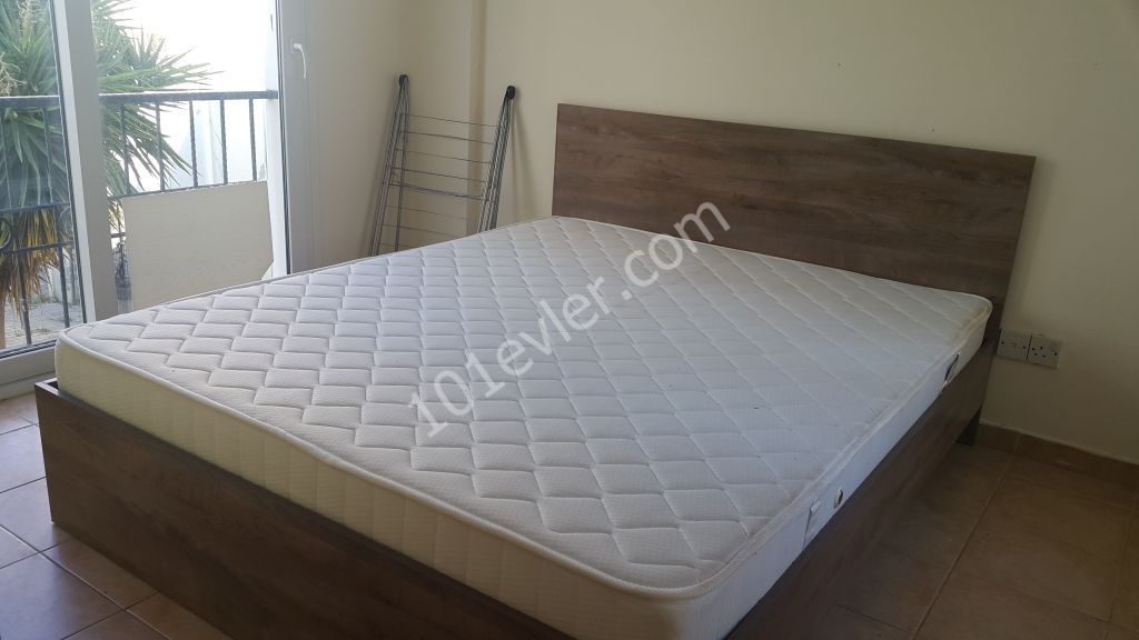 Girne edremitde kiralık 1+1 daire.