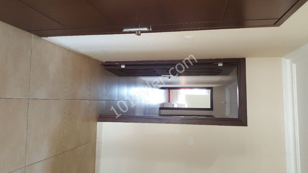 Lefkoşa köşlüciflikte kiralık eşyalı 2+1 daite.