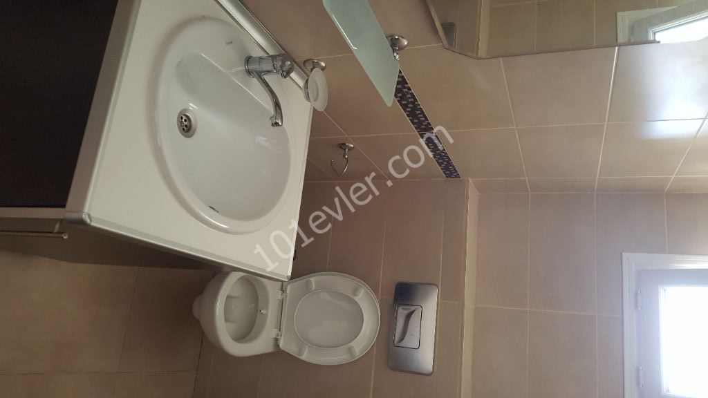 Lefkoşa köşlüciflikte kiralık eşyalı 2+1 daite.