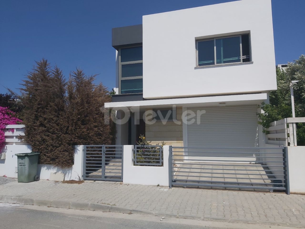 A magnificent villa for sale in Mitreeli yenikent ** 