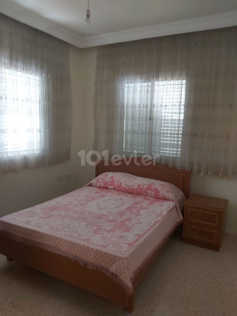 Detached house with garden for sale in Kyrenia Bogaz. 