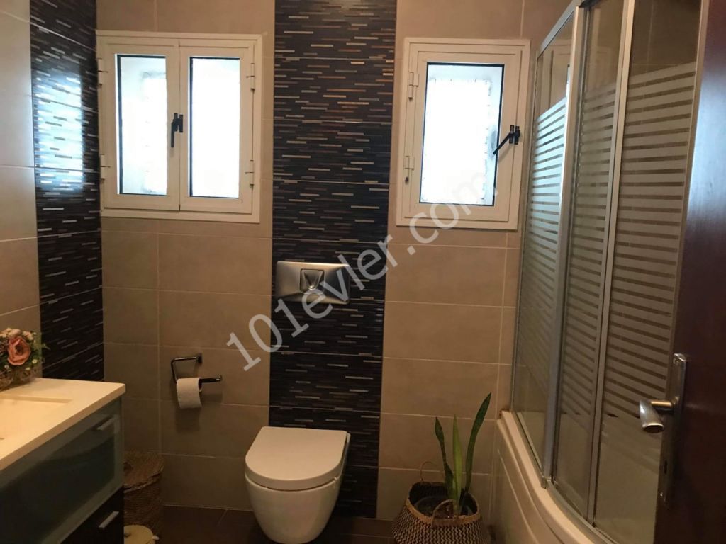 Flat For Sale in Güzelyurt Merkez, Guzelyurt