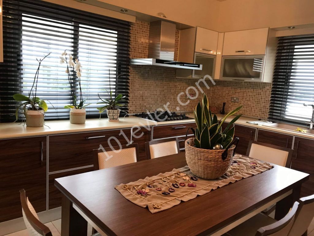 Flat For Sale in Güzelyurt Merkez, Guzelyurt