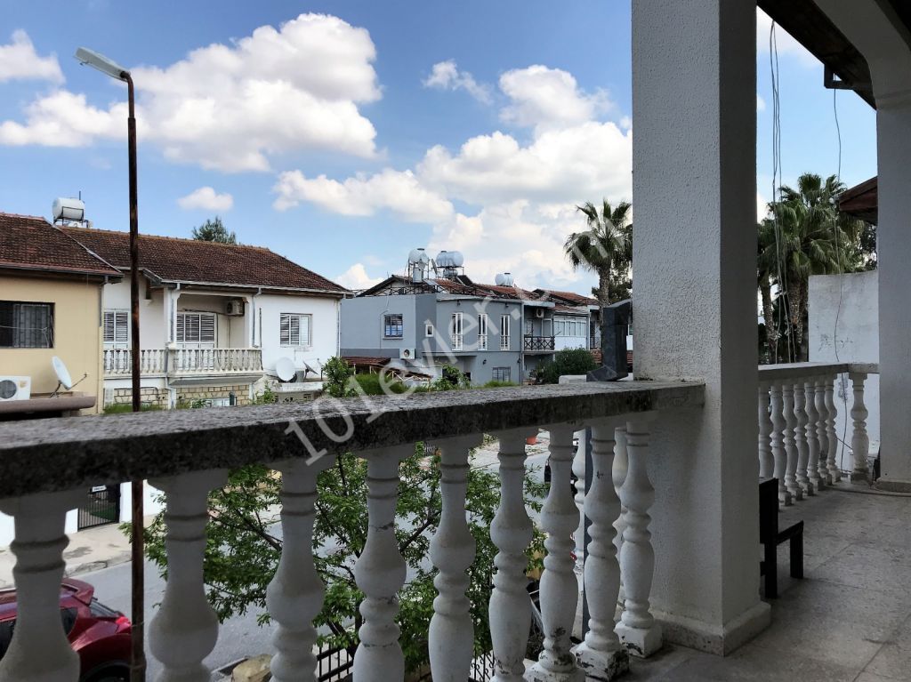 Lefkoşa Ortaköy Bölgesinde Satılık İkiz Villa