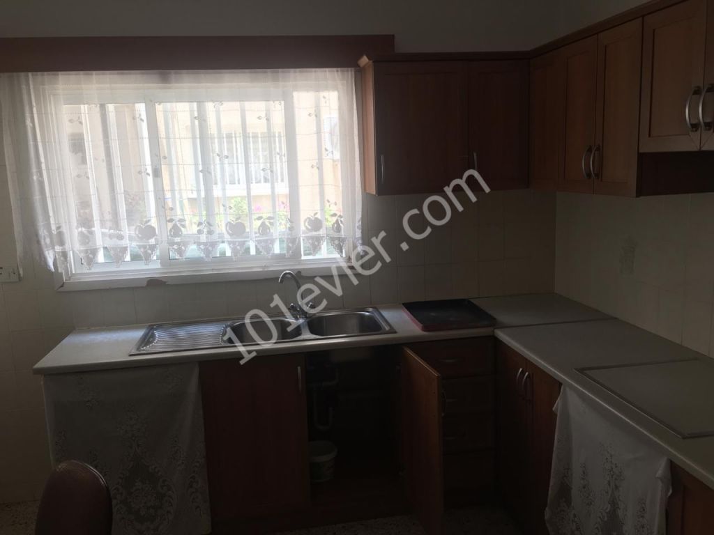 Yenikent Gönyeli Belediyesi Civarı Kiralık Eşyalı Temiz Daire