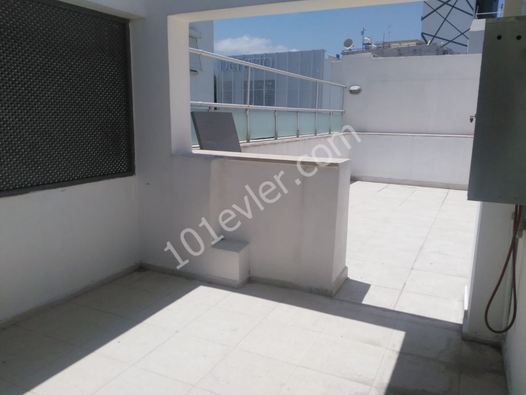 Studio Flat To Rent in Girne Merkez, Kyrenia