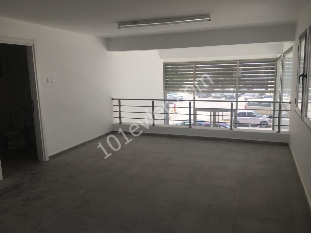 Girne Merkezde 165m2 Kullanım Alanlı Sende Katlı Kiralık Dükkan