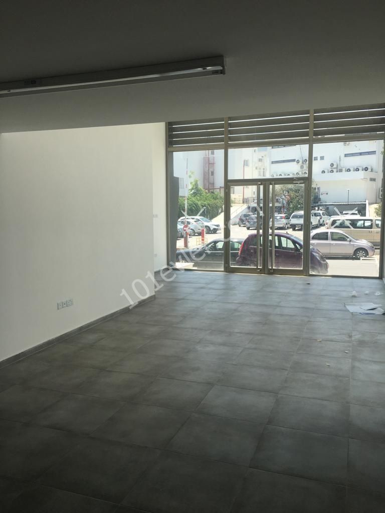 Girne Merkezde 165m2 Kullanım Alanlı Sende Katlı Kiralık Dükkan