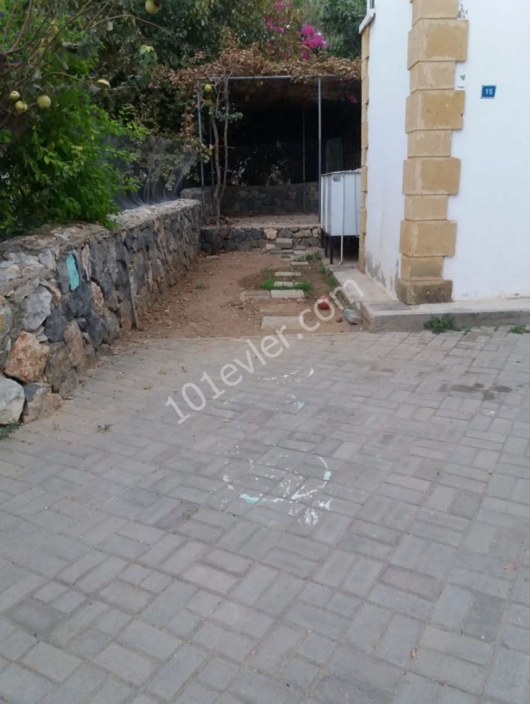 Alsancak İlkokulu Yakınında Özel Havuzlu 3+1 Kiralık Villa