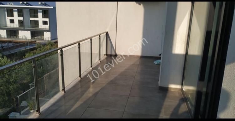 Girne Alsancak Atakara Market Yakını Eşyasız 2+1 Kiralık Yeni Bina