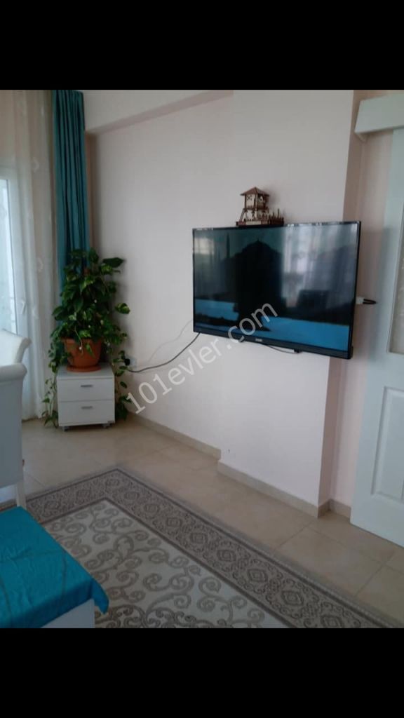 Girne Alsancakta Site İçi 3+1 Eşyalı Kiralık Daire