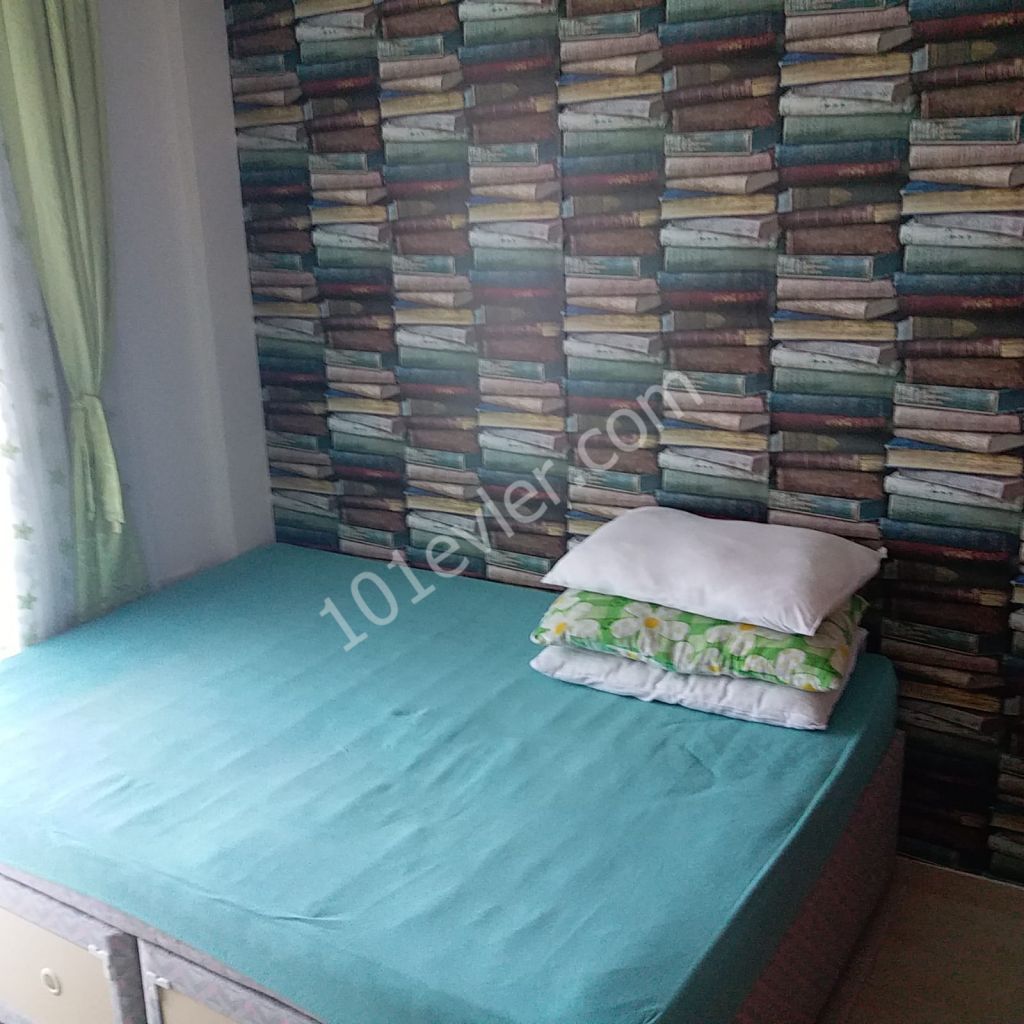 Girne Alsancakta Site İçi 3+1 Eşyalı Kiralık Daire