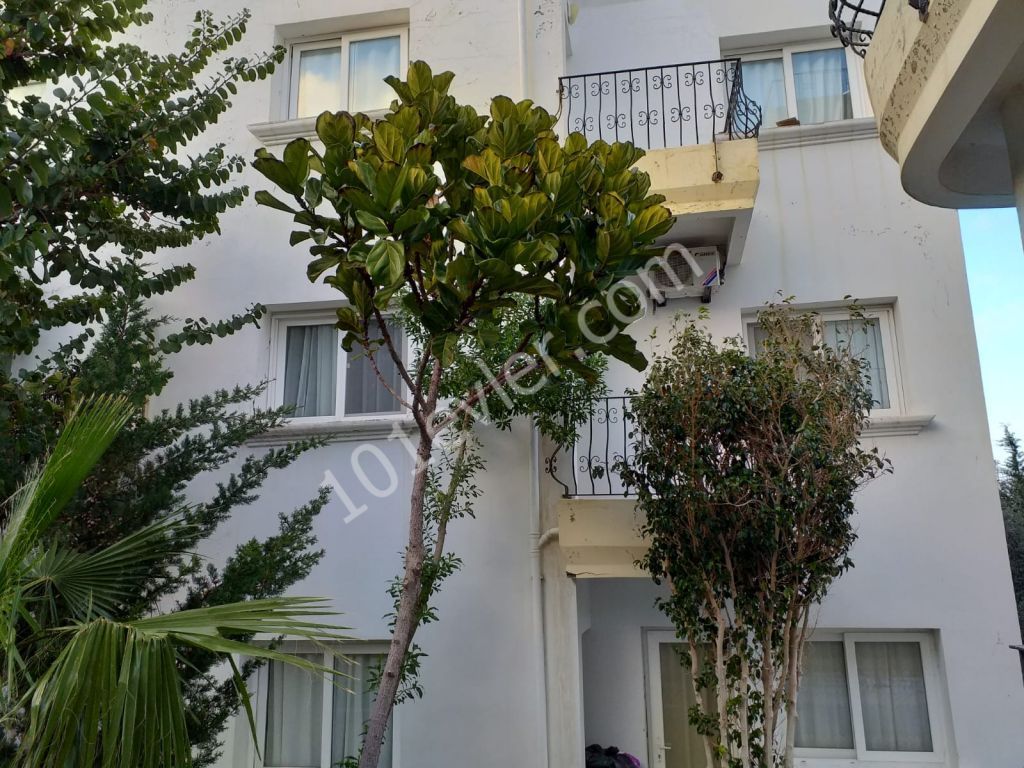 Girne Alsancakta Site İçi 3+1 Eşyalı Kiralık Daire