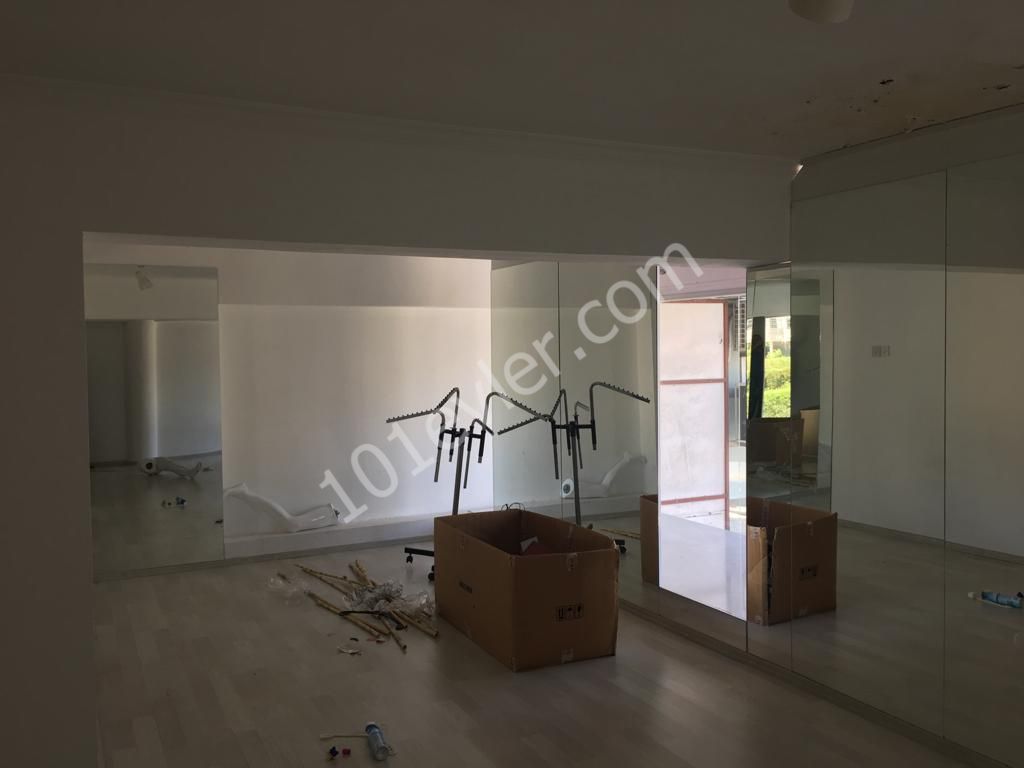 Girne Sulu Çembere Yakın Cadde Üstü Kiralık 160m2 Sende Katlı Dükkan