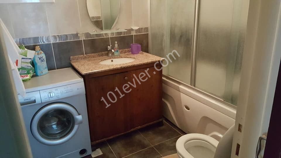 Girne 23 Nisan Okulu Bölgesinde Merkezde Kiralık 3+1 